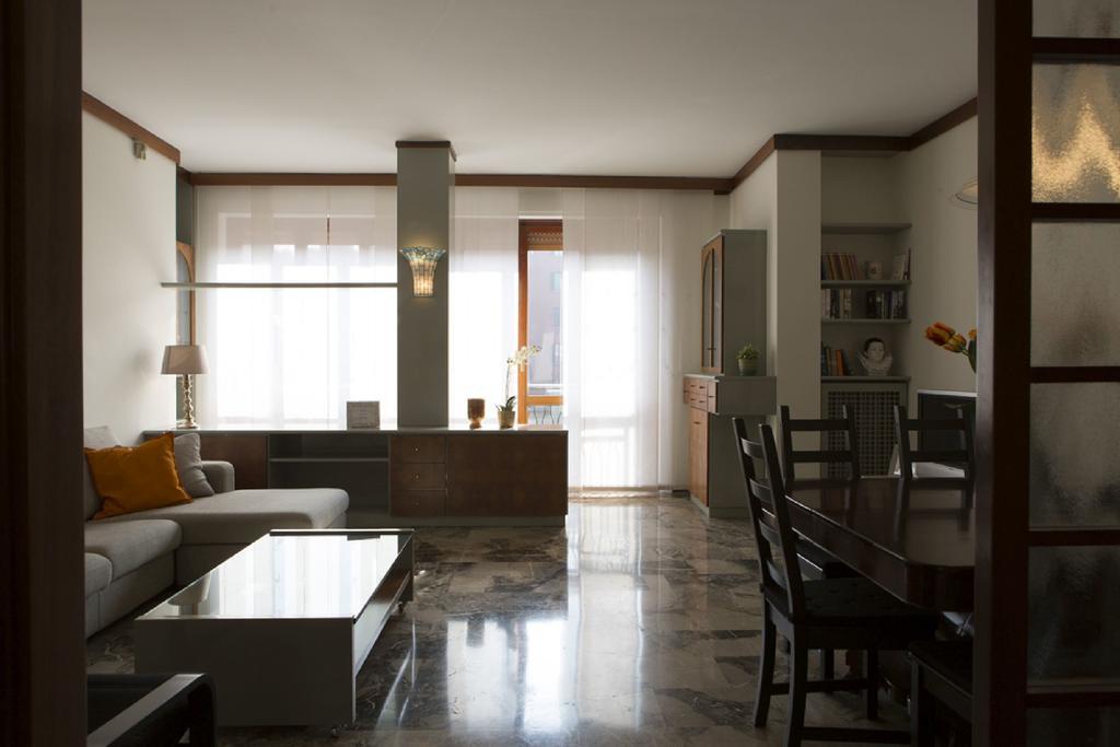 Fiera Monterosa 11 Apartment Milan Bilik gambar