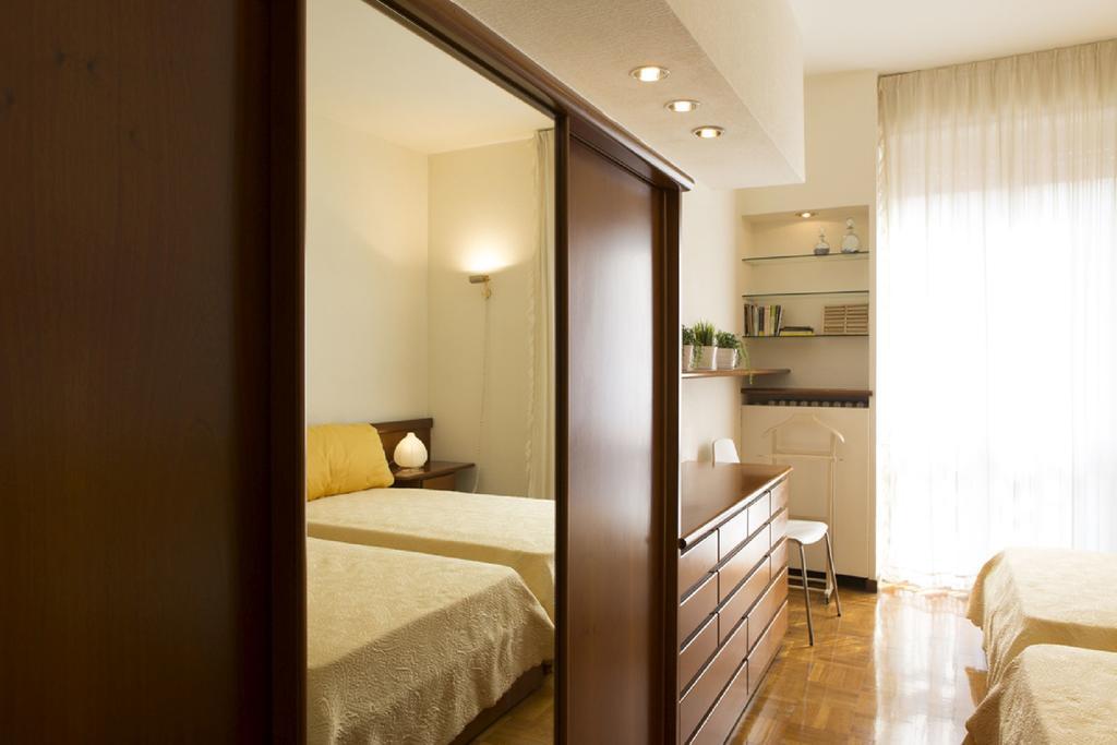 Fiera Monterosa 11 Apartment Milan Bilik gambar